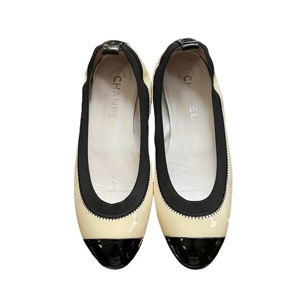 Chanel 100% authentic two-tone cap-toe patent leather scrunch ballet flat Sz 37 - Picture 1 of 8